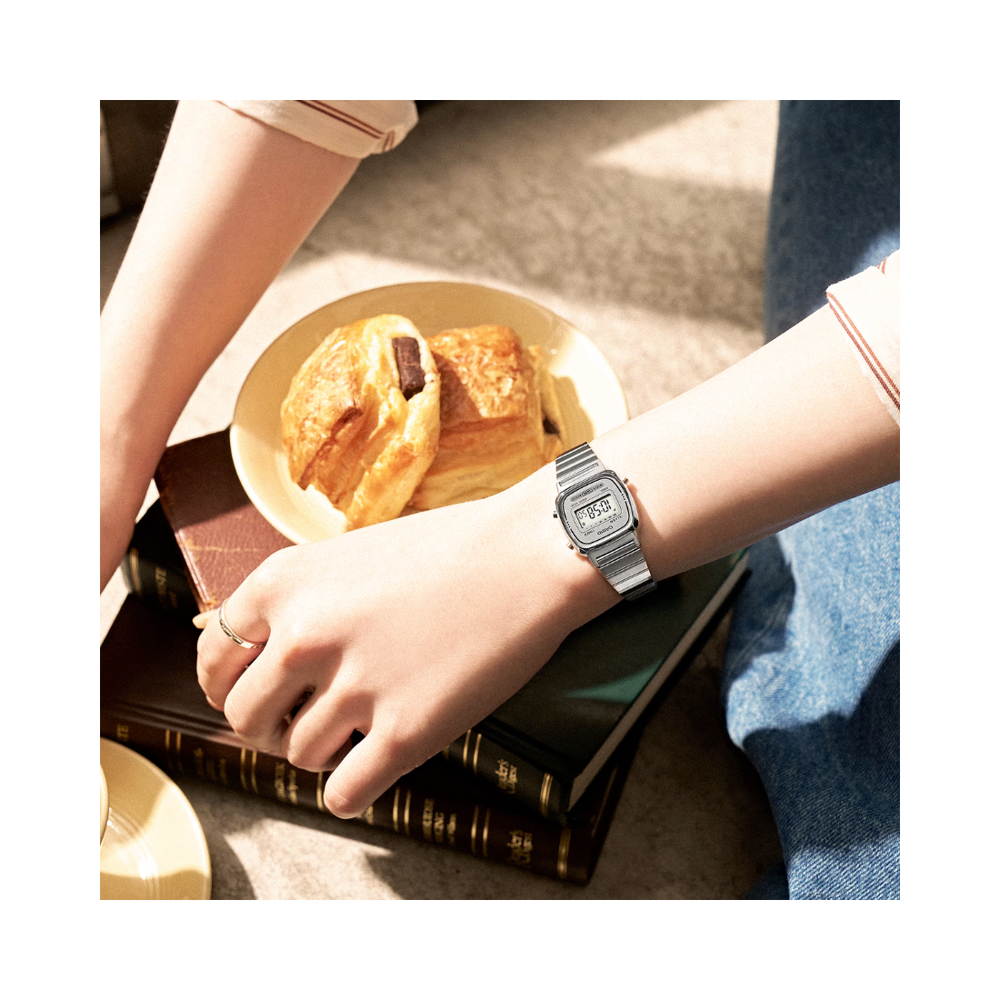 Casio Vintage Steel Body White Dial Womens Watch D342 - LA670WA-7